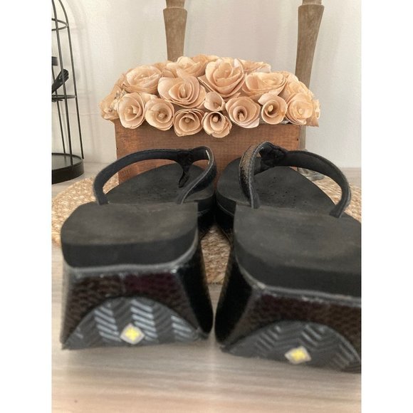 WOMENS black Volatile flip flops - Picture 3 of 10